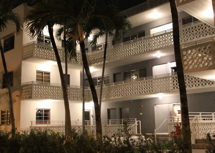 Hotel Gaythering - Gay Hotel - All Adults Welcome Miami Beach